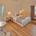 Отель Friedrichs 4*